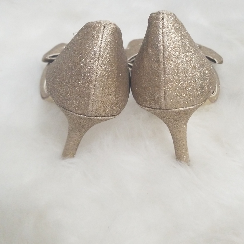 Heels - Picture 2 of 8